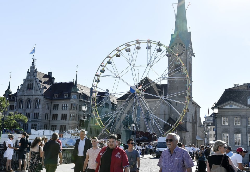 La roda gronda avant il «Fraumünster» a Turitg.