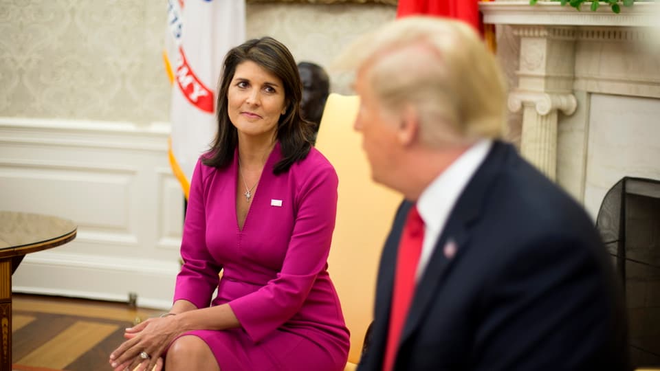 Nikki Haley e Donald Trump.