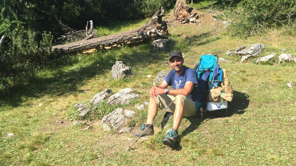 Jürg Martig che maina la Chamanna Cluozza.