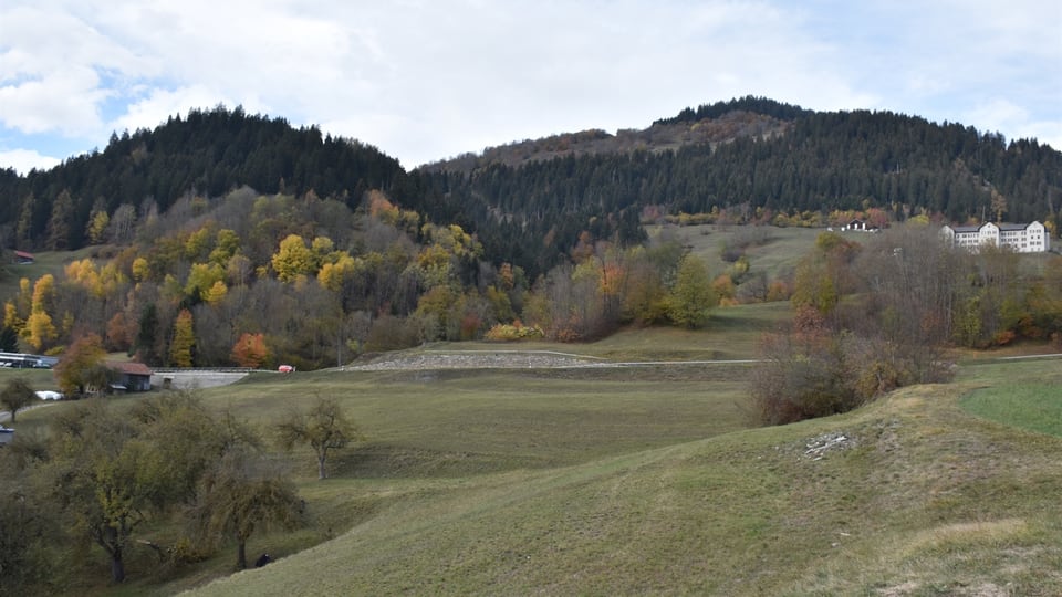 il prà da schluein sut il center löwenberg
