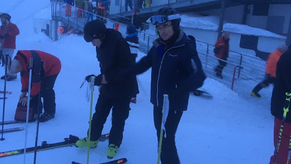 Il cusseglier guvernativ Mario Cavigelli ed il schef da l'Arena Alva Reto Gurtner.