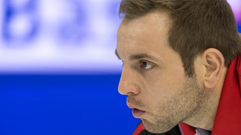 Sven Michel, il skip da l'equipa da curling svizra