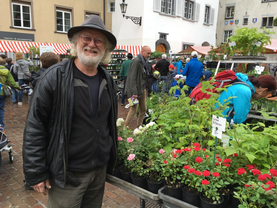 Peter Müller mussa sia flur preferida, la rosa.