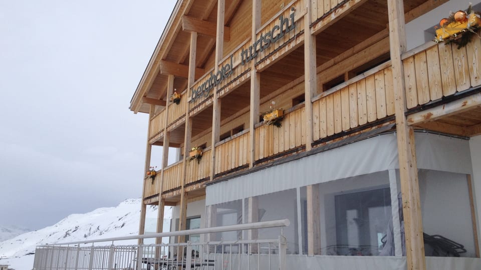 Fassada dal "Berghotel Turtschi".