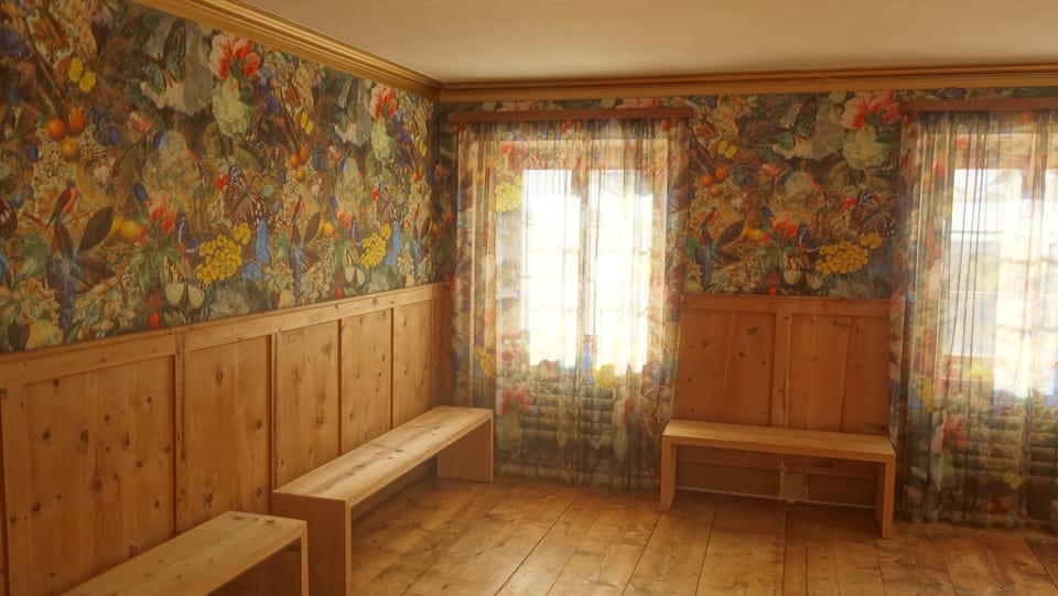 Avant curt è questa stanza en la Villa Carisch vegnida renovada.
