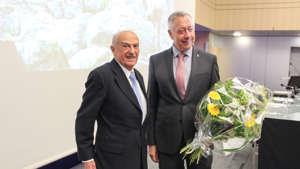 L'anteriur cusseglier federal Hans-Rudolf Merz e l'anteriur schef da l'armada svizra André Blattmann.