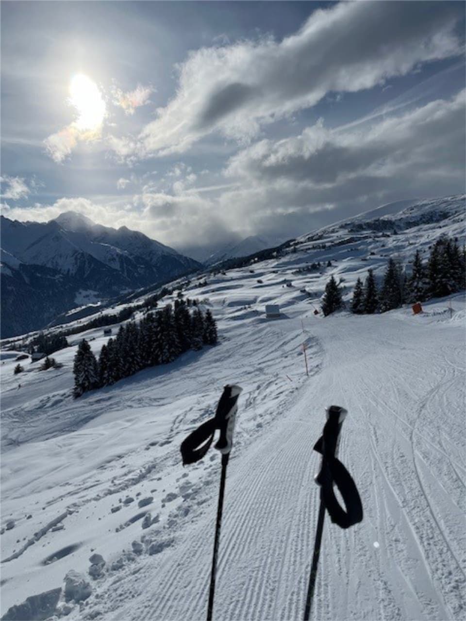 Skigebiet Obersaxen Mundaun, Oberhalb Vella.