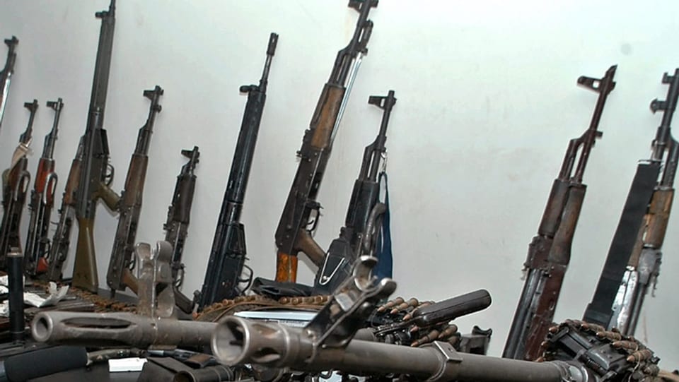 Maletg simbolic: Diversas armas.