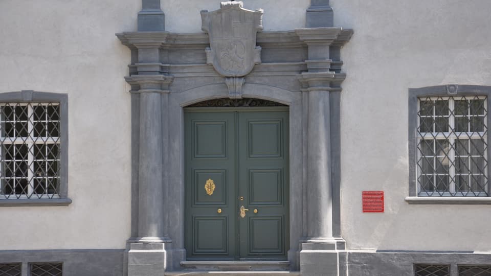 Entrada chasa Grischa a Cuira