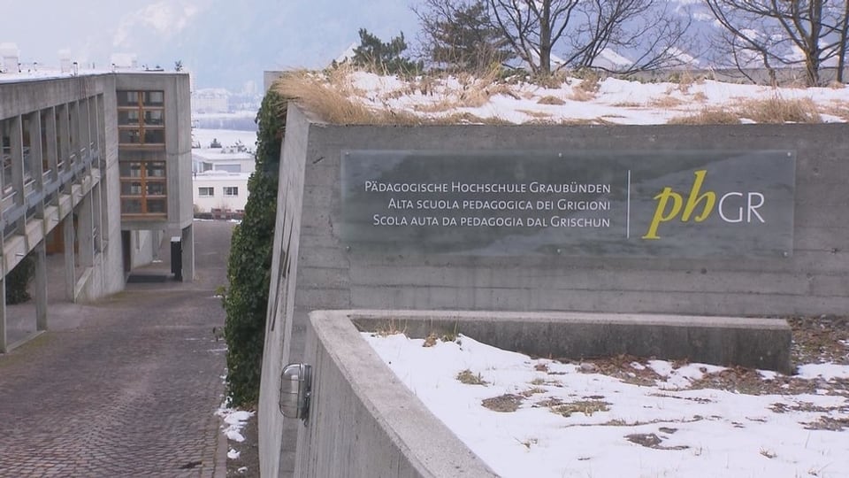  17 students e studentas da la Rumantschia han cumenzà il glindesdis lur studi a la scola da pedagogia a Cuira.