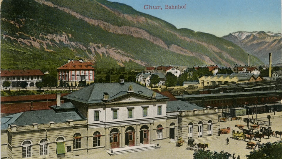 Il maletg mussa ina foto da la staziun da Cuira l'onn 1913