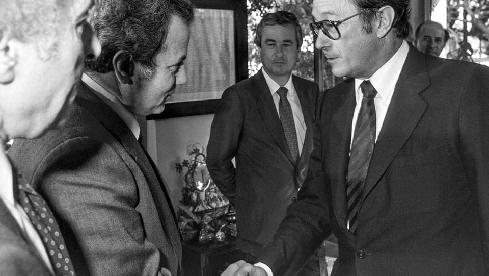 Farrouk Kaddami (PLO) e Cusseglier federal Pierre Aubert.