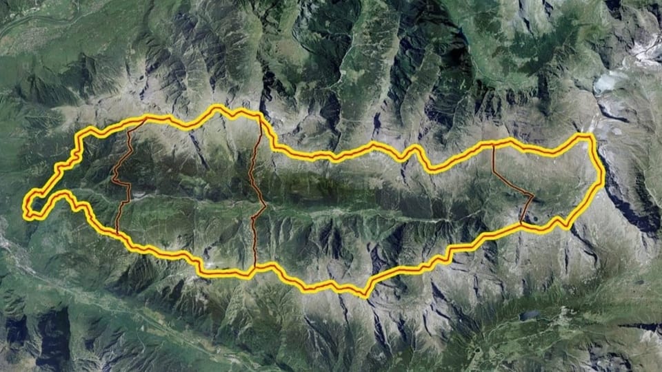 Ina carta geografica cun disegnà en il parc