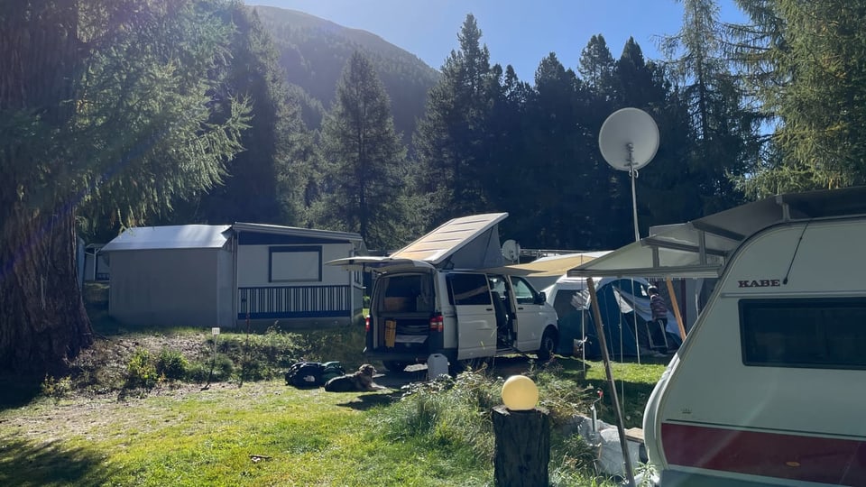 Ein Camping in den Bergen.