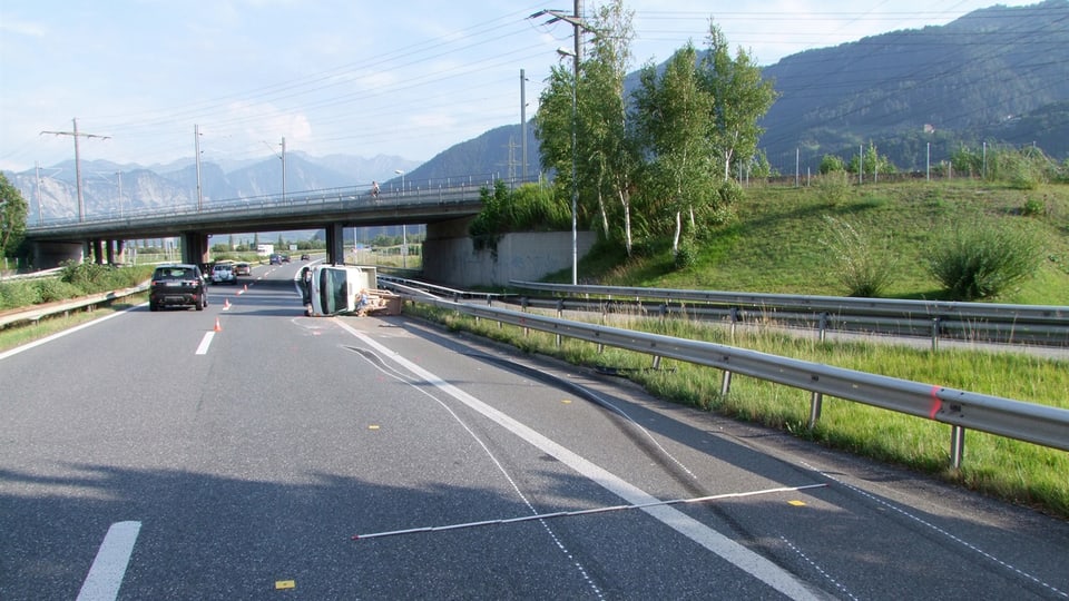 accident, auto donnegià sin l'autostrada