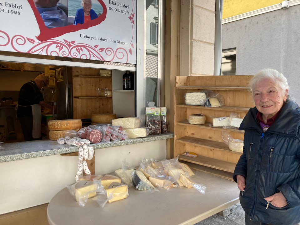 Laden Käse Frau verkaufen
