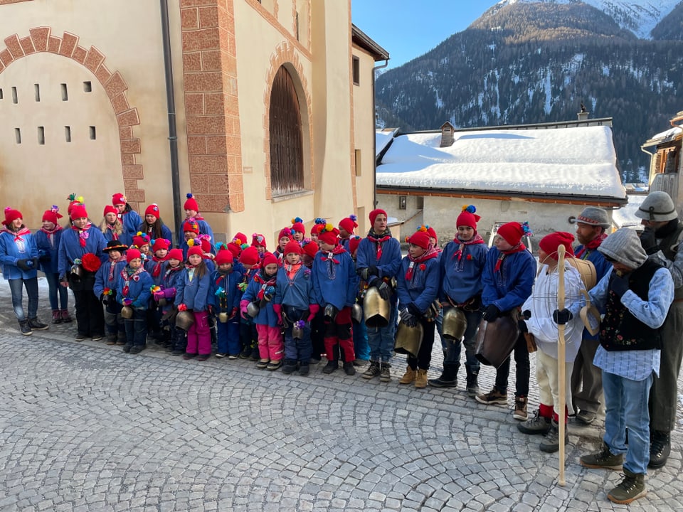 Ardez tuts en il vitg