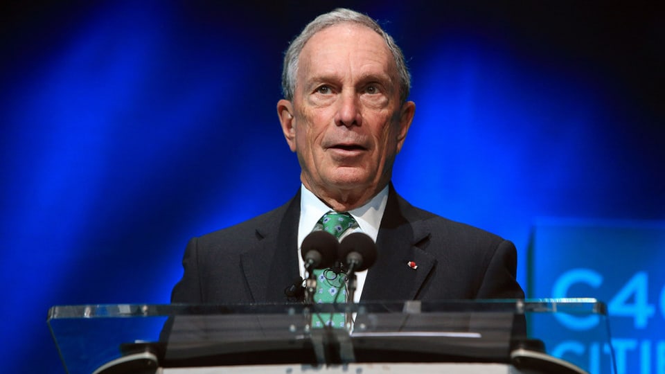 Purtert da Michael Bloomberg durant il pled.
