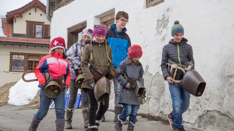 Ils uffants da Schlans van «cun stgellas».