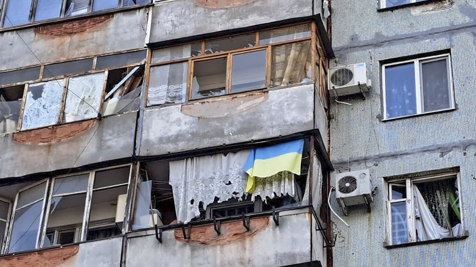 Beschädigtes Haus in der Ukraine.