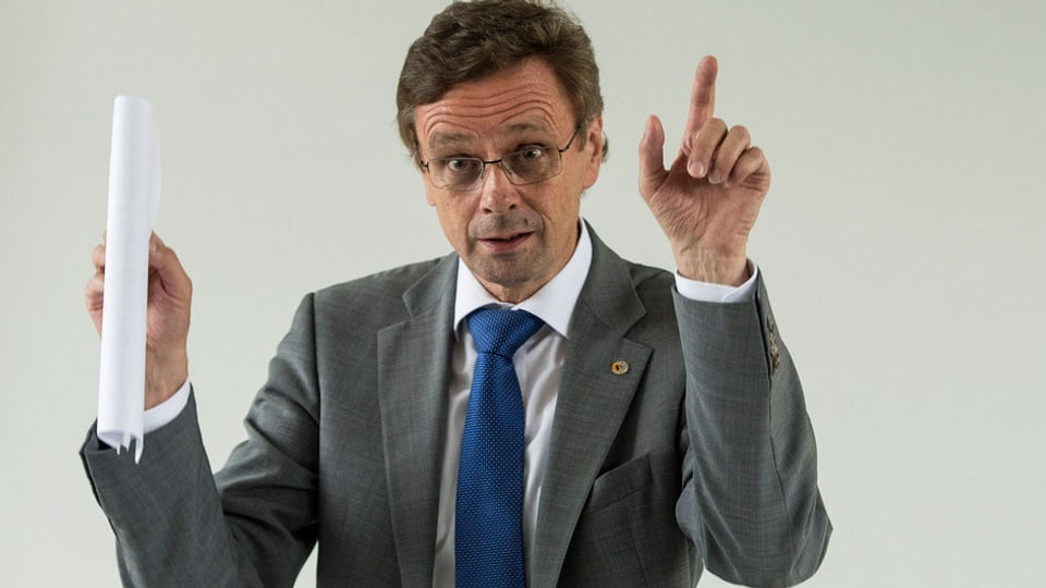 il cusseglier guvernativ da Berna Hans-Jürg Käser
