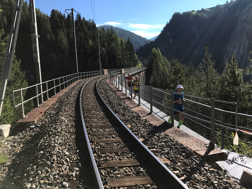 Il viaduct da Wiesen / Tagn.