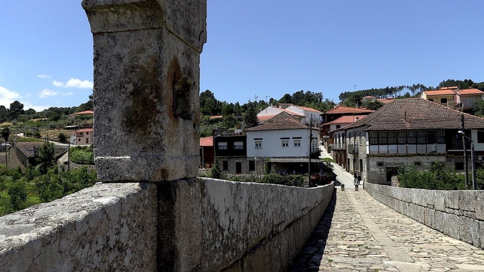 Il vitg portugais Tarouca.