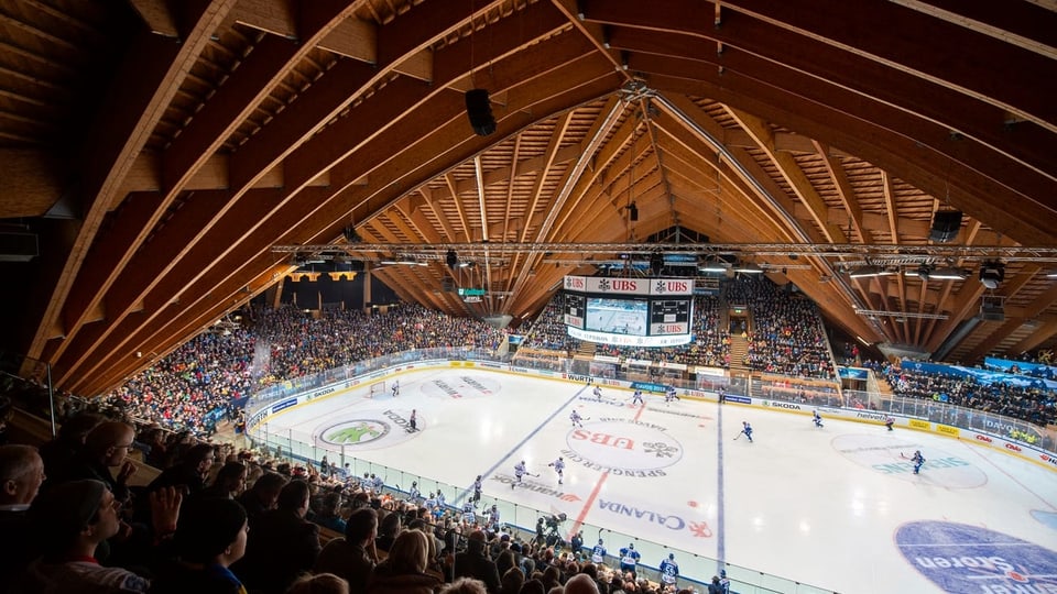 Il stadion dal Club da hockey da Tavau