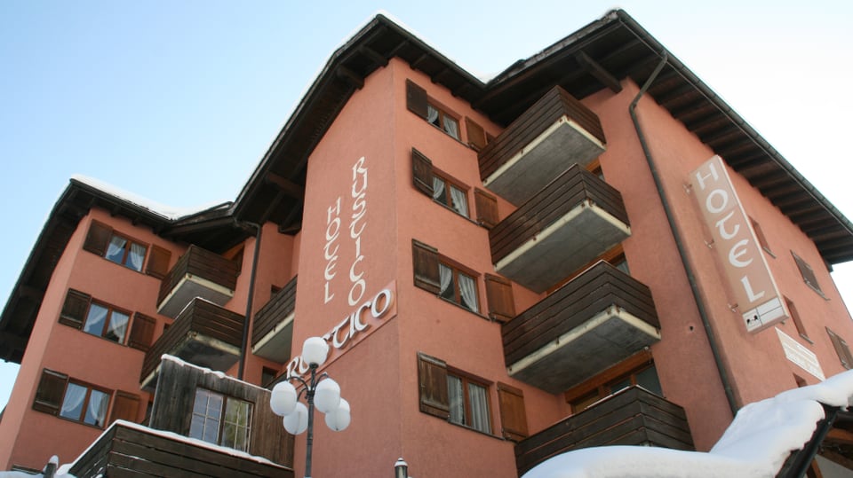 Il hotel Rustico che serva sco center da requirents d'asil.
