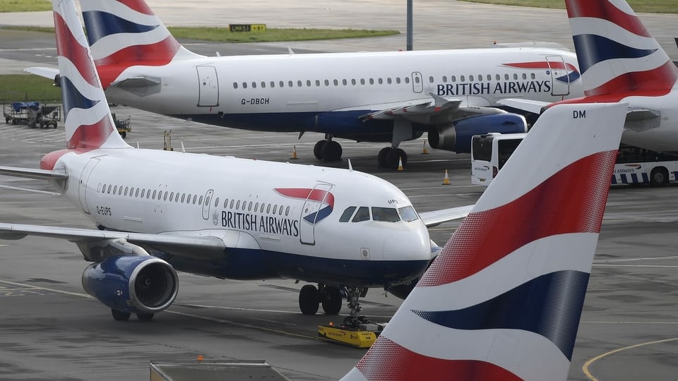 aviuns da passagiers sin la plazza aviatica