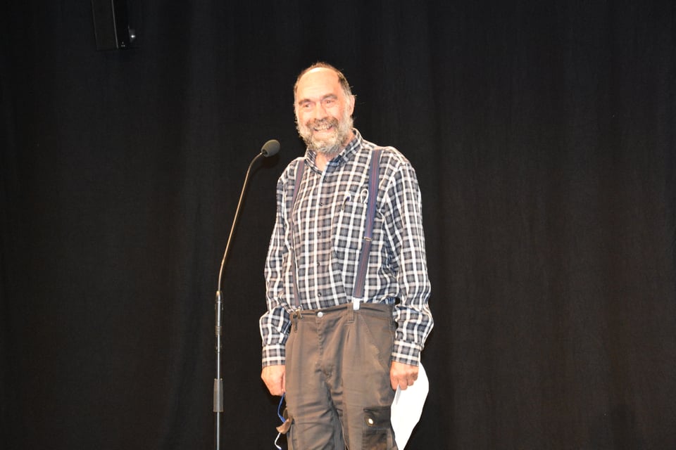 Göri Klainguti sin tribuna.