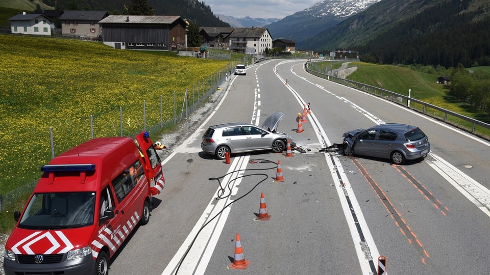 2 autos donegiads sin il lieu da l'accident.