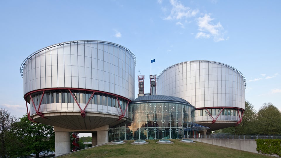 Il fabricat dal tribunal en totala.