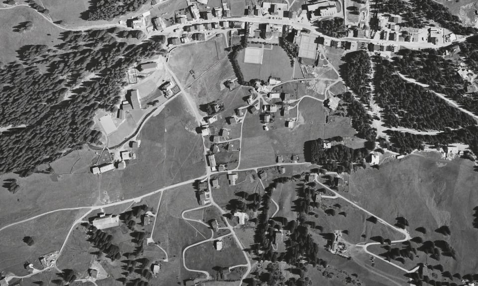 Sicht von oben auf die Lenzerheide. 1963