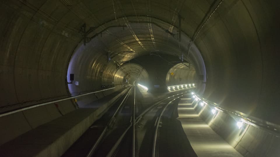 Ina da las cruschadas en il tunnel.