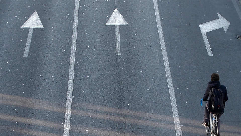 En il center da Napoli èsi da prender il velo empè da l’auto.