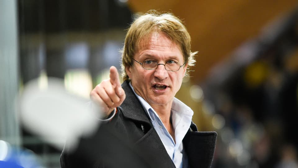 Il trenader dal HCD Arno Del Curto.