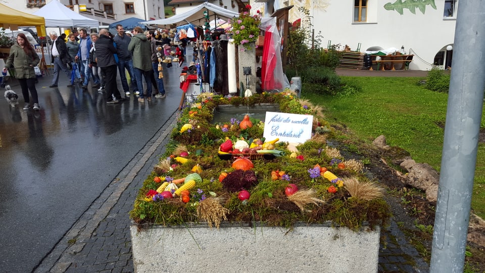 Festa da racolta en Val Müstair.