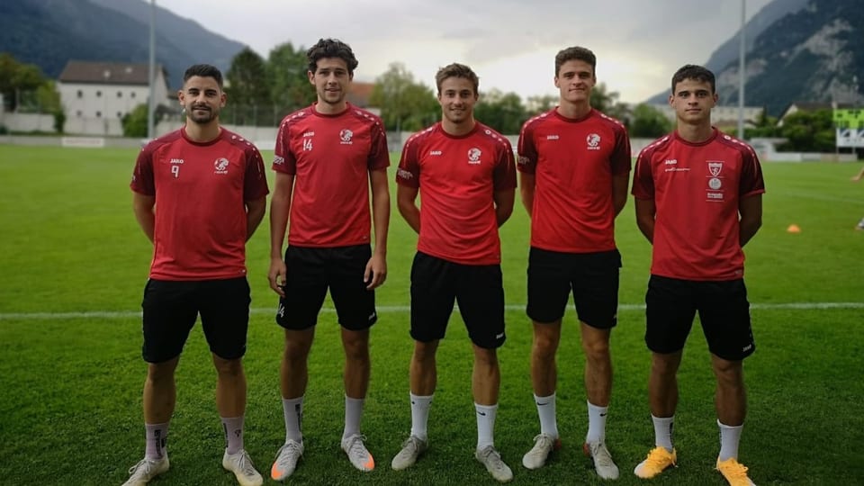 Tschintg Sursilvans Carlo Bearth, Rafael Deplazes, Lars Caduff, Marino Cavegn e Fabrizio Cavegn