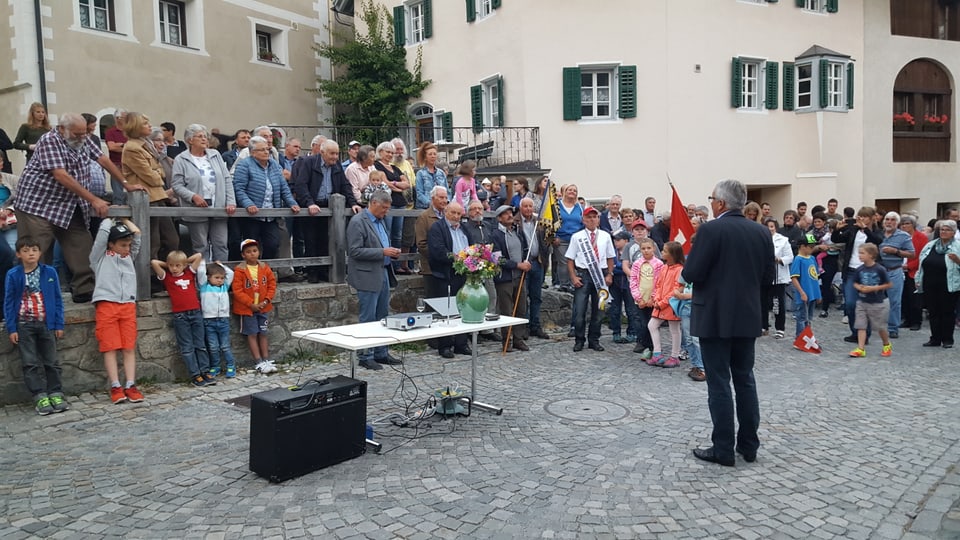 Il capo salida al campun mundial ed era a la populaziun da la fracziun d'Ardez