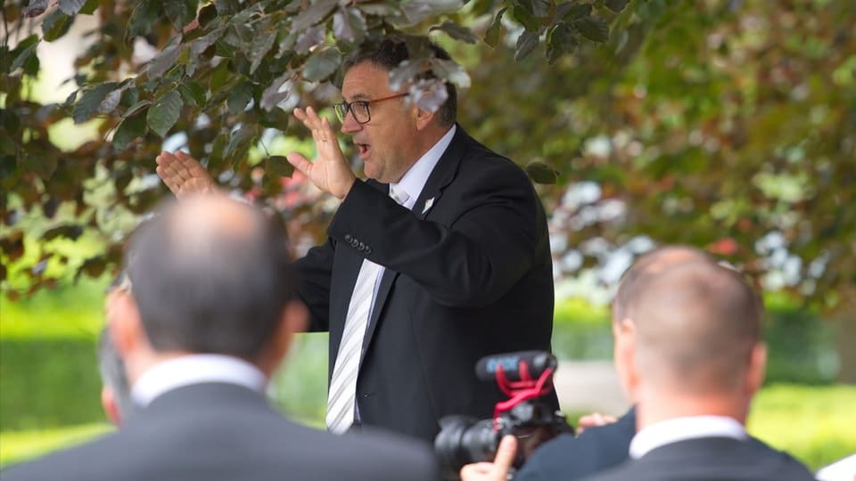 Retus Giger bleibt Dirigent des Männerchors Lumnezia.