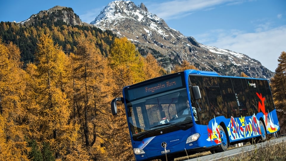 bus en cuntrada d'atun 