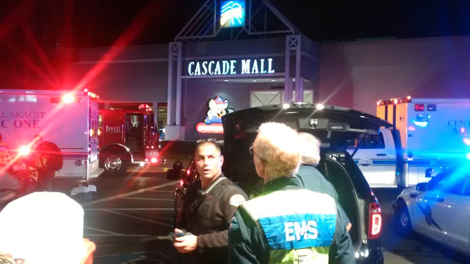 Medis spetgan a Burlington per pudair entrar en il center da cumpra. 
