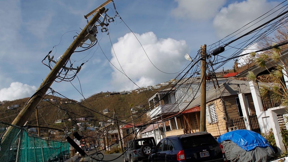 Lingias d'electricitad donnegiadas en il Florida 