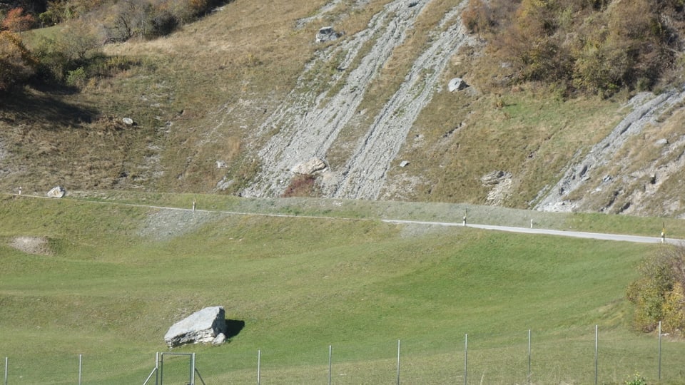 Adina puspè sa ferma crappa sin e dasperas via a Brinzauls.