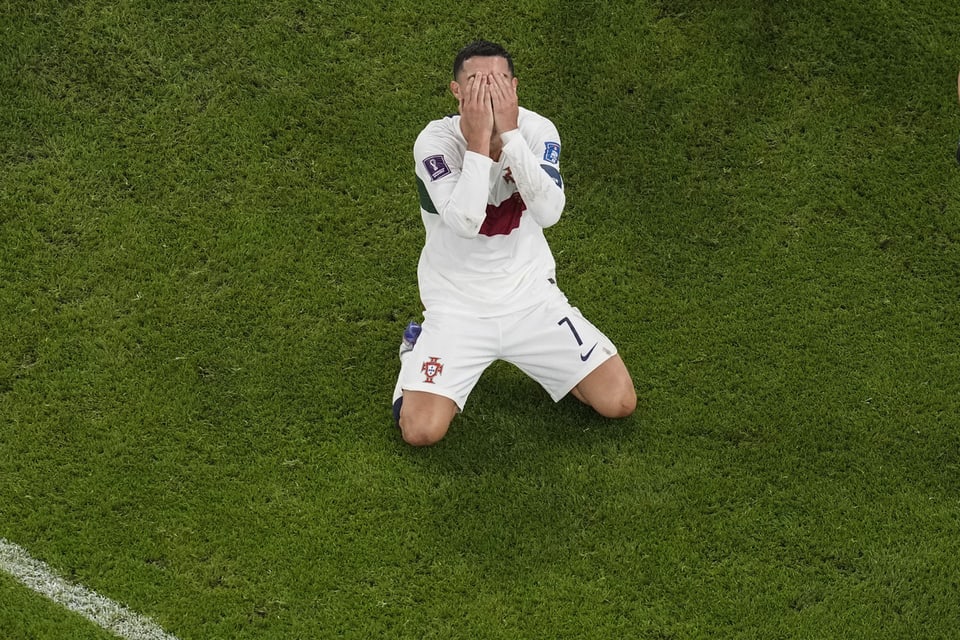 Gronda tristezza tar Cristiano Ronaldo suenter la terrada en il quartfinal encunter il Maroc.