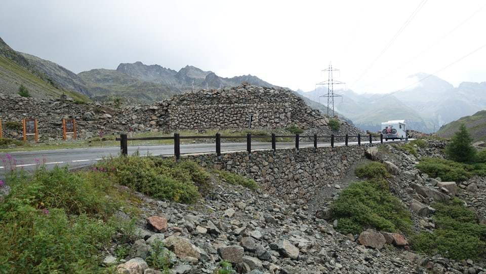 La fortezza sa chatta tranter Preda ed il Pass da l'Alvra.