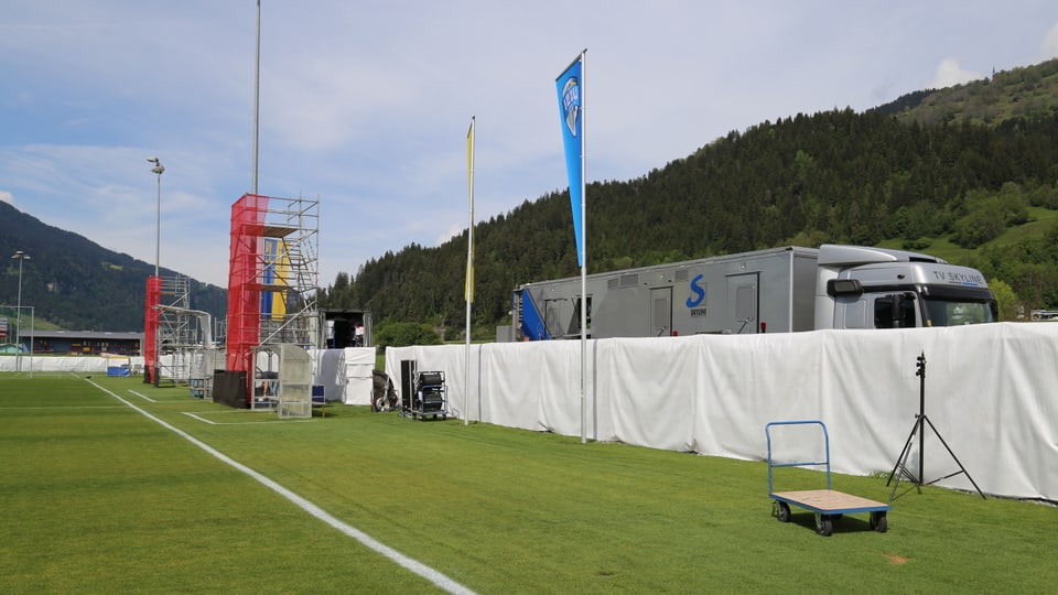 Tut la tecnica per la transmissiun è installada davos il plaz da ballape.