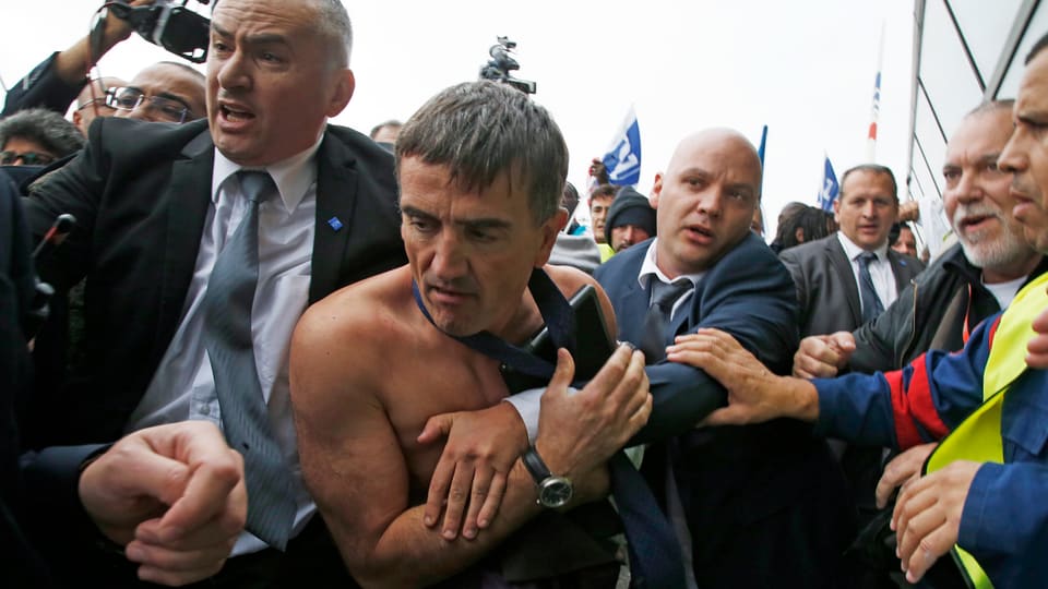 Ils collavuraturs han attatgà ils managers e stgarpà lur chamischas.