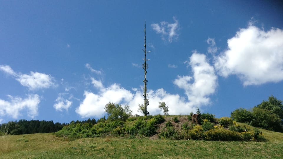 Il mast da telecommunicaziun sur Mon.